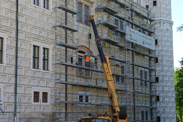 Práce restaurátorů na překladu v Litomyšli