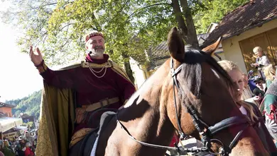 Císař Karel IV. - Karlštejnské vinobraní Císař Karel IV. - Karlštejnské vinobraní