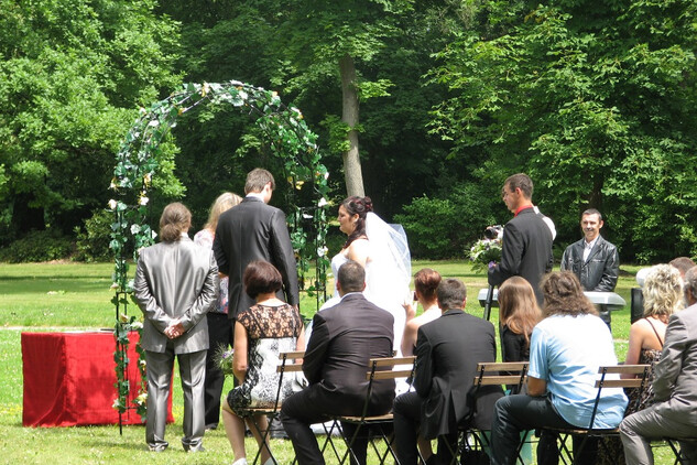 Zámek Zákupy - svatba v zámeckém parku 
